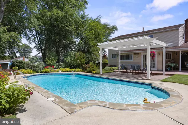 Delran, NJ 08075,13 RUTGERS DR