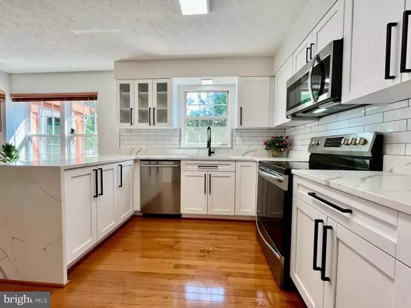Burtonsville, MD 20866,15144 RED CEDAR DR