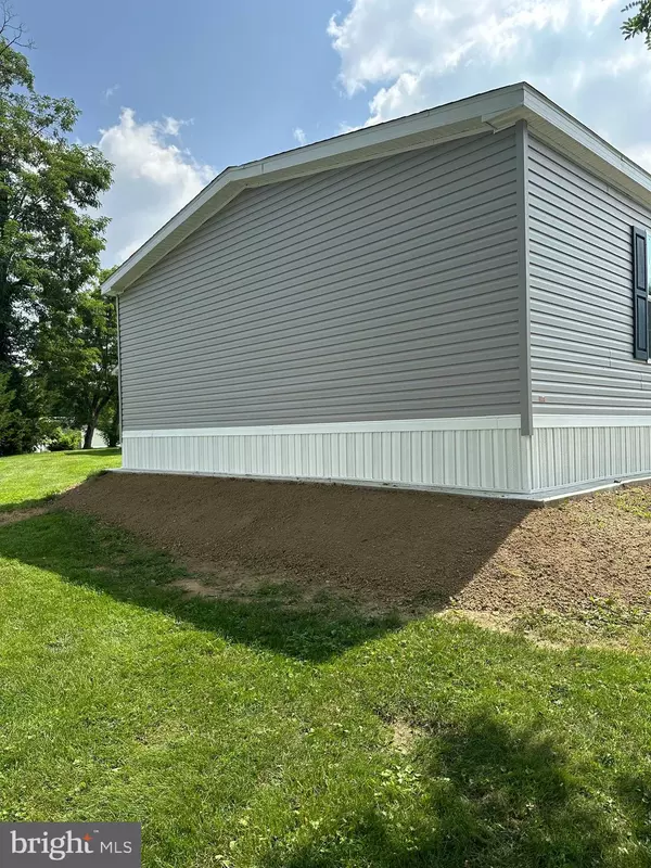 Grantville, PA 17028,10224 JONESTOWN RD #16