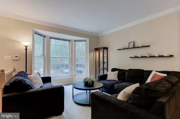 Woodbridge, VA 22193,5136 RACE POINTE PL