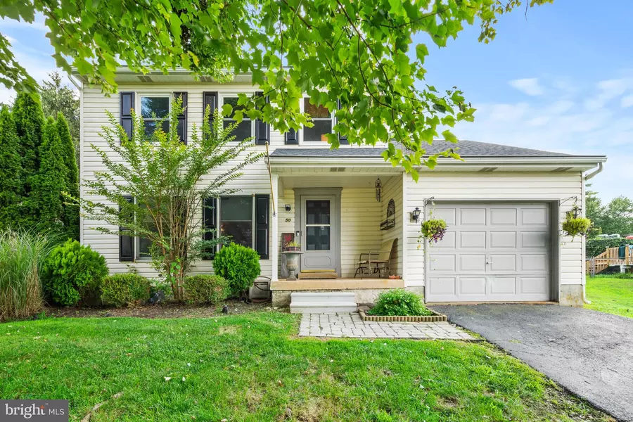 50 NEVIN DR, Honey Brook, PA 19344
