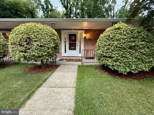 Arlington, VA 22202,2735 S GROVE ST