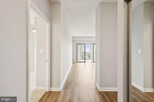 Leesburg, VA 20176,19375 CYPRESS RIDGE TER #1002