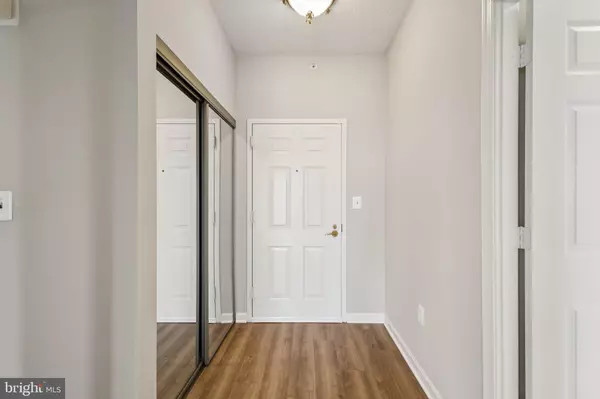 Leesburg, VA 20176,19375 CYPRESS RIDGE TER #1002