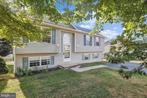 318 CORVETTE DR, Martinsburg, WV 25405