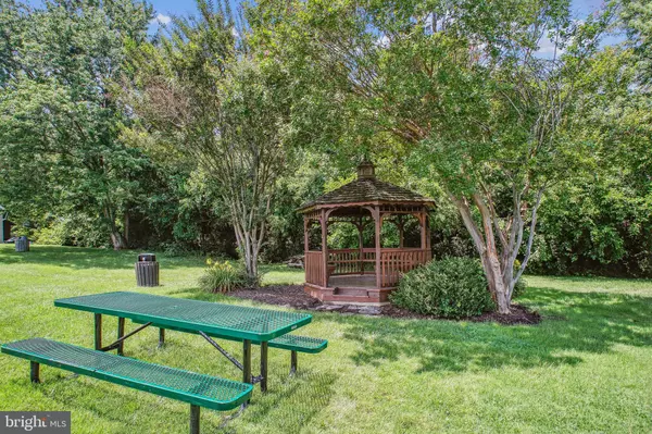 Fairfax, VA 22030,11149 LITTLEBROOK LN