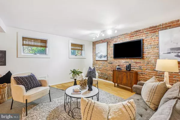 Washington, DC 20009,1738 T ST NW #1