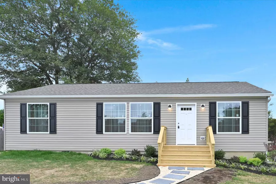 28 LINCOLN AVE, Coatesville, PA 19320