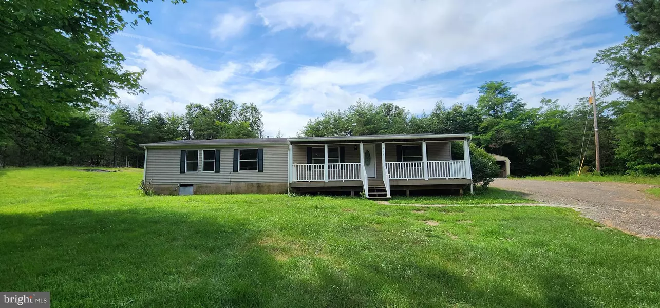 194 FLYING DOVE LN E, Hedgesville, WV 25427
