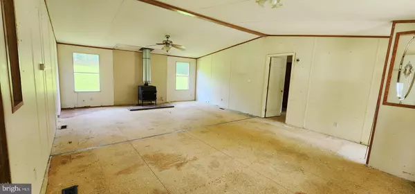 Hedgesville, WV 25427,194 FLYING DOVE LN E