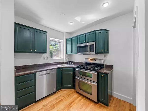 Alexandria, VA 22301,423 MT VERNON AVE