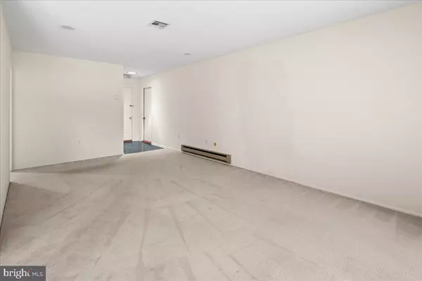 Monroe Twp, NJ 08831,478 FAIRTON DR