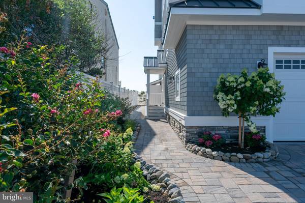 Long Beach Township, NJ 08008,6107 OCEAN BLVD