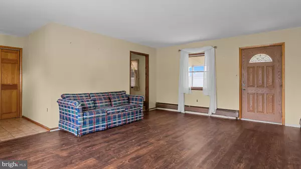Levittown, PA 19054,51 TALL PINE LN