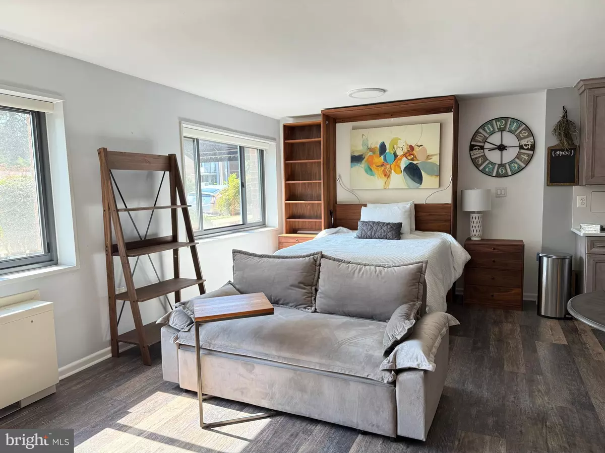 Arlington, VA 22202,1300 S ARLINGTON RIDGE RD S #311