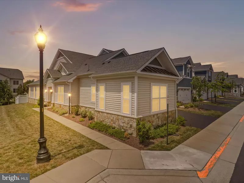 23663 SEPTEMBER SUN SQ, Ashburn, VA 20148