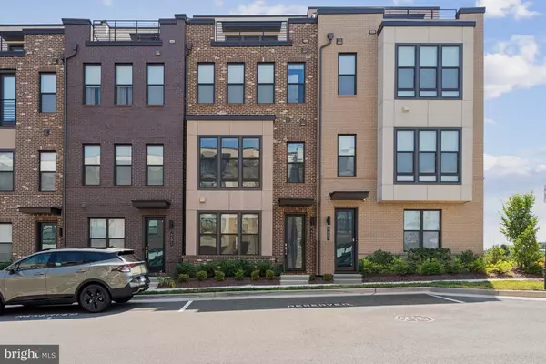 4689 CHARGER PL, Chantilly, VA 20151