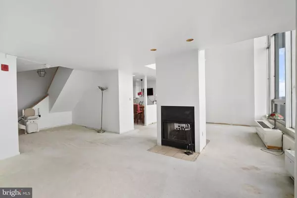 Philadelphia, PA 19131,3900 FORD RD #23C
