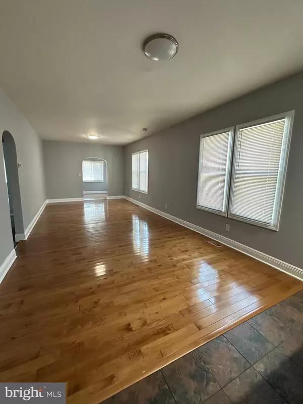 Bellmawr, NJ 08031,23 APPLE AVE