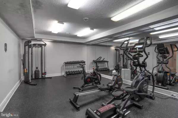 Arlington, VA 22209,1730 ARLINGTON BLVD #205