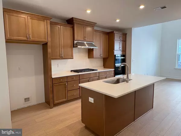 Princeton, NJ 08540,11207 DONATELLO DR #1112