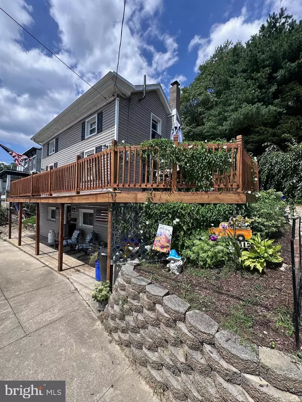 303 PORT CLINTON AVE, Hamburg, PA 19526