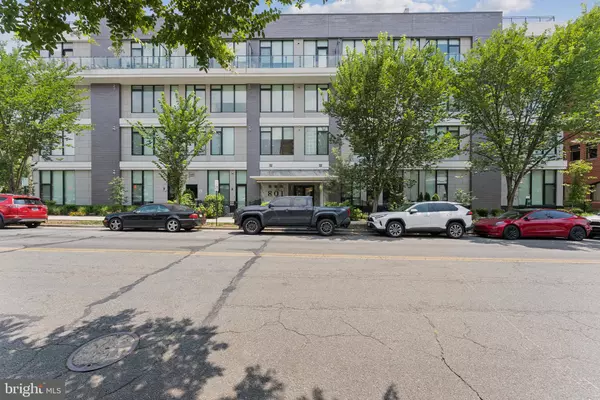 Alexandria, VA 22314,801 N FAIRFAX ST #310