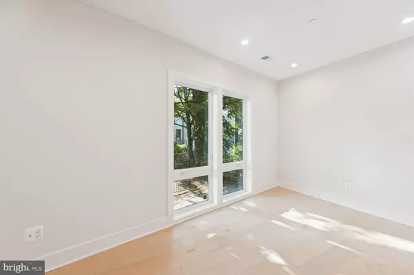 Washington, DC 20002,1910 BENNING RD NE #2