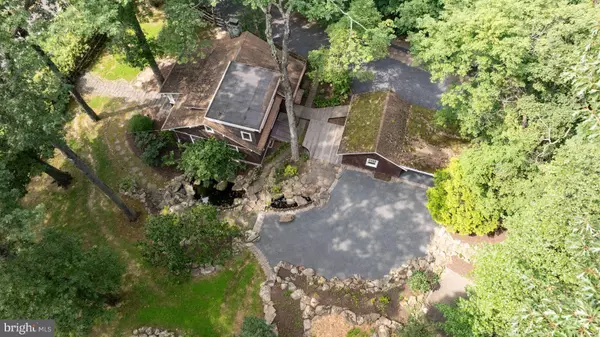 Newtown, PA 18940,2942 WINDY BUSH RD