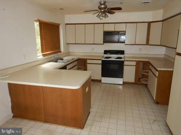 Laurel, MD 20708,12101 IVORY FASHION CT