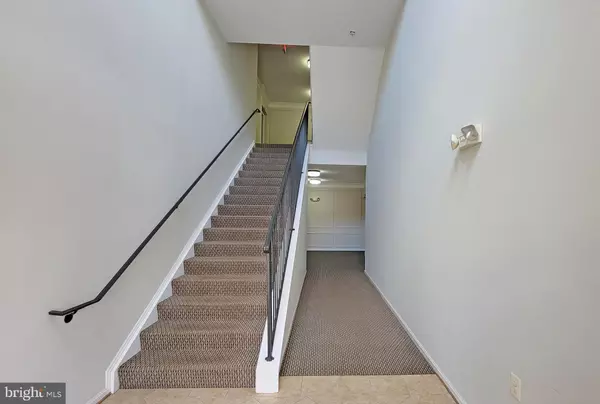 Reston, VA 20190,12185 ABINGTON HALL PL #204