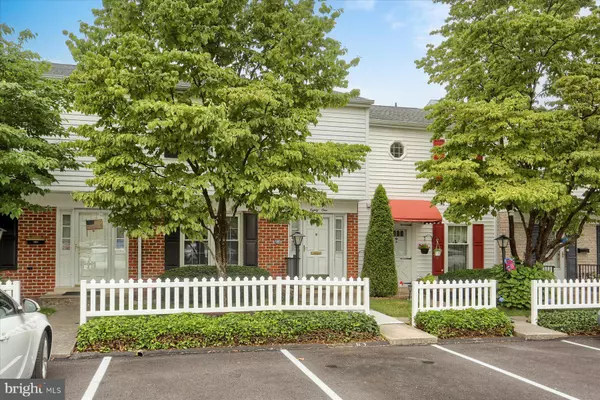 81 W VINE ST, Shiremanstown, PA 17011