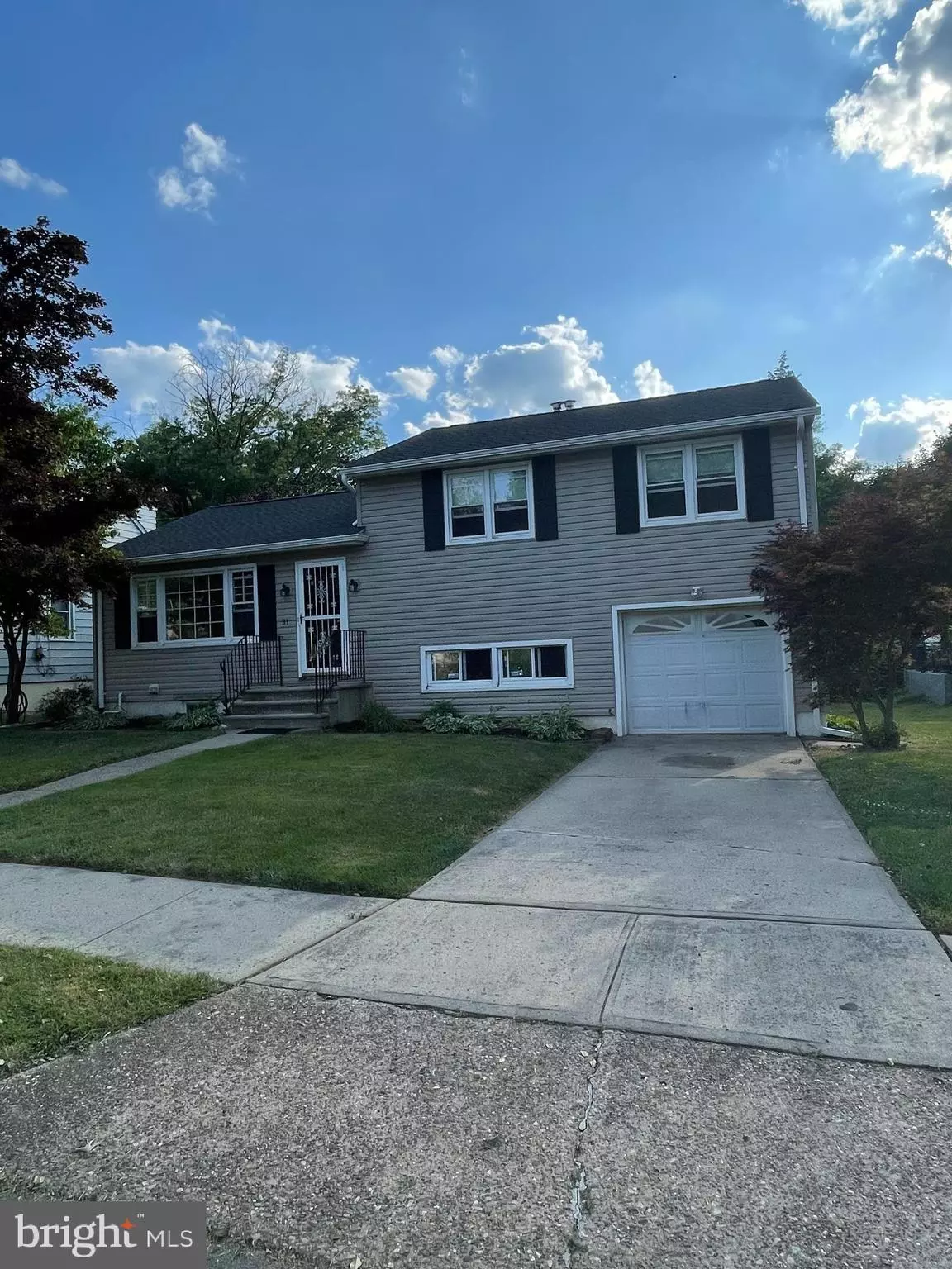 Ewing, NJ 08618,31 PERSHING AVE