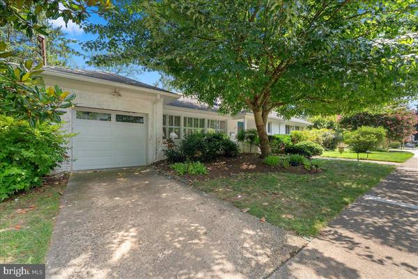 Arlington, VA 22207,2395 N QUINCY ST