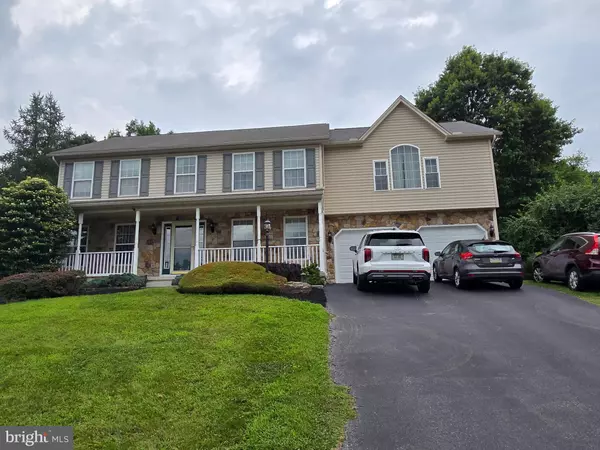 3333 OVERVIEW DR, York, PA 17406