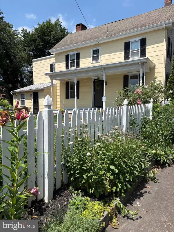 Newtown, PA 18940,226 COURT ST