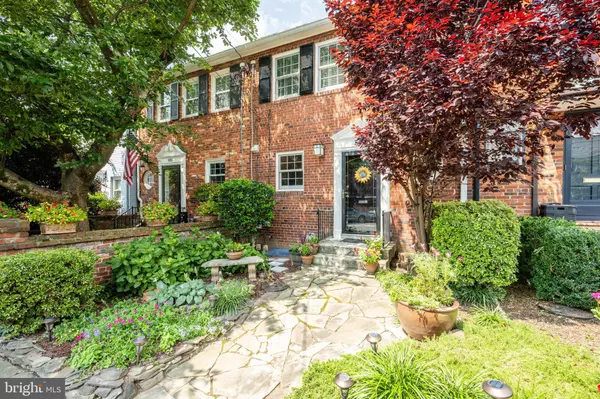 Alexandria, VA 22314,827 S FAIRFAX ST