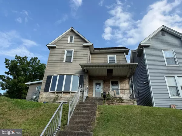 304 6TH AVE, Burnham, PA 17009