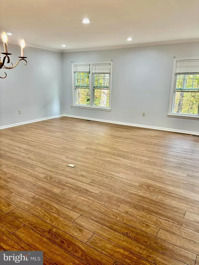 Springfield, VA 22152,6803 WILD ROSE CT