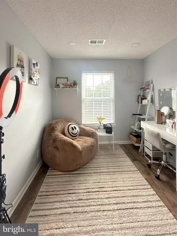 Fairfax, VA 22033,12100 GREENWAY CT #301