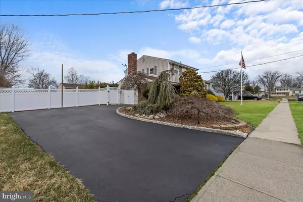 Old Bridge, NJ 08857,48 CREIGHTON CIR