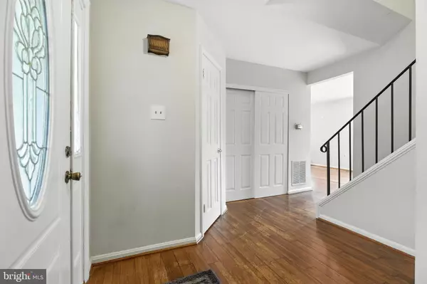 Herndon, VA 20170,1033 JEFF RYAN DR