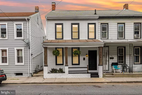 235 WEIDMAN ST, Lebanon, PA 17046