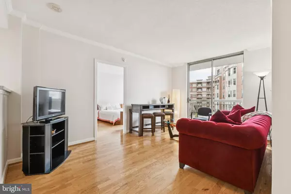 Arlington, VA 22203,3830 9TH ST N #604E