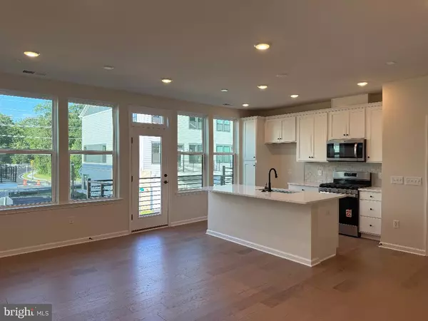 Princeton Junction, NJ 08550,1211 PARKER BLVD