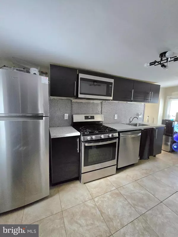 Keansburg, NJ 07734,7 WOODSIDE AVE