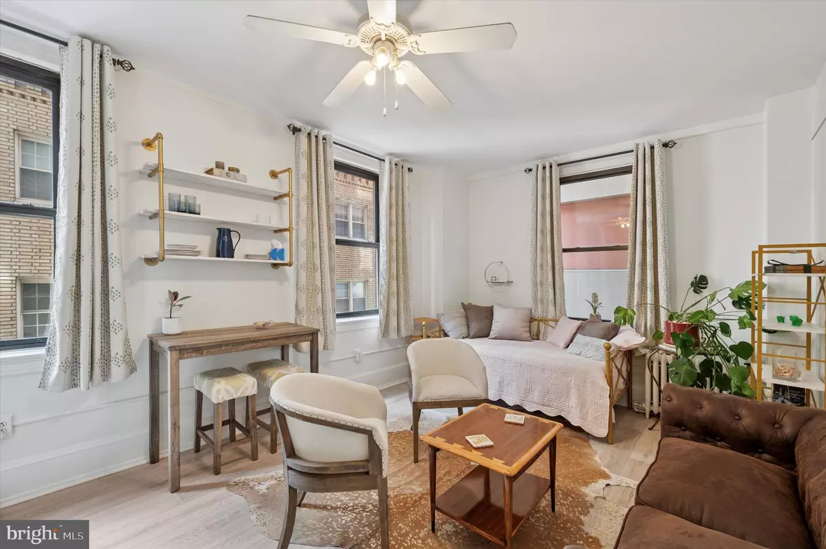 Philadelphia, PA 19107,1324 LOCUST ST #326