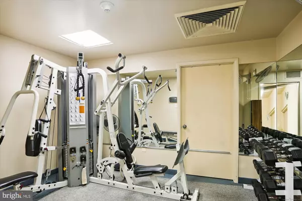 Bethesda, MD 20817,7420 WESTLAKE TER #1509