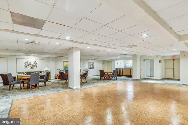 Bethesda, MD 20817,7420 WESTLAKE TER #1509