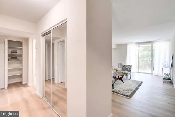 Arlington, VA 22204,5040 7TH RD S #301